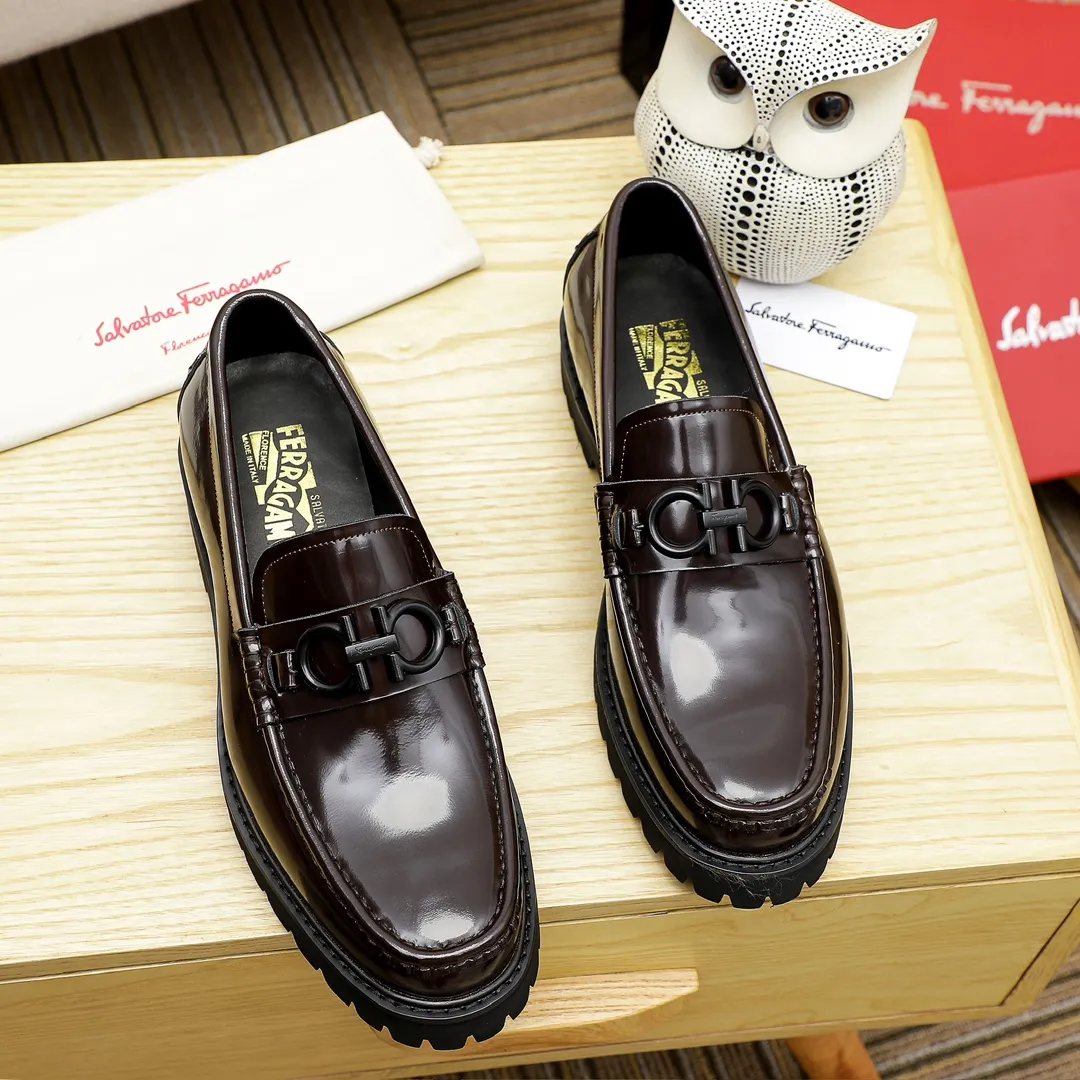 Factory price 440 🔥Ferragamo's new men's casual slip-on shoes🇨🇳Official website original 1:1 mold opening, original quality💯Fine workmanship, high-end luxury☘The upper is made of imported Italian first-layer cowhide🌴🐂Leather lining🍓Rubber wear-resistant and non-slip outsole, breathable and comfortable to wear🍍The first choice for high-taste men🍉2 colors available! Code number 39-44 (38.45. Can be customized)